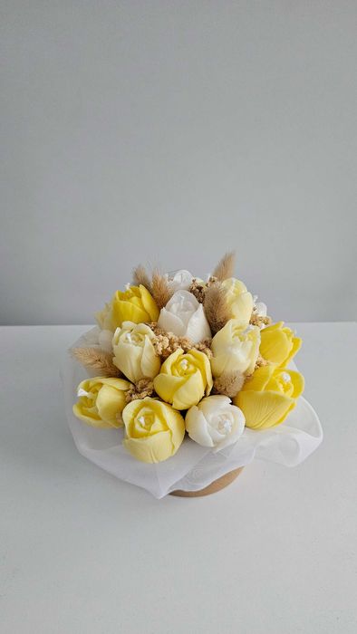 Букет от соеви свещи