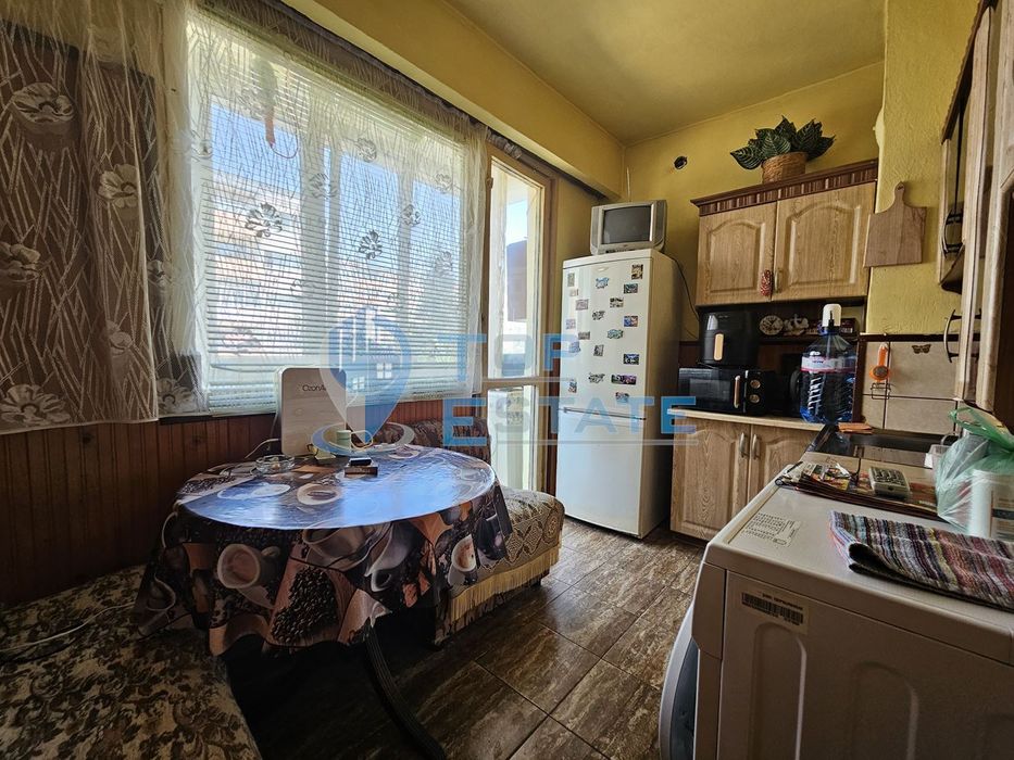 Продава се Тристаен апартамент в Велико Търново, Бузлуджа - 58 кв.м за 1544 €/кв.м - Снимка #1