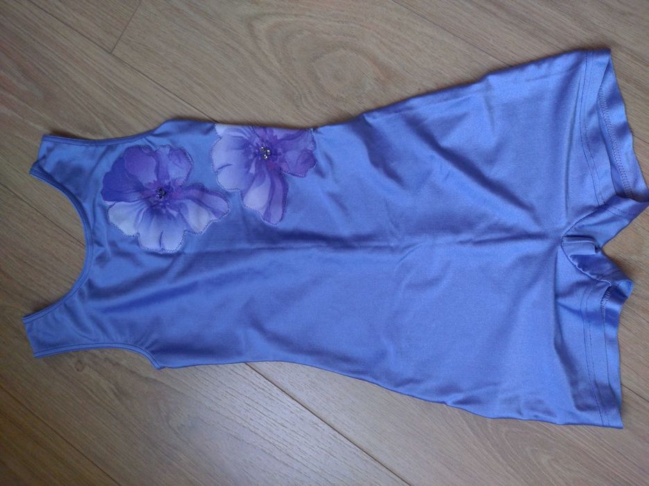 Гимнастическо майо, декорирано с камъни