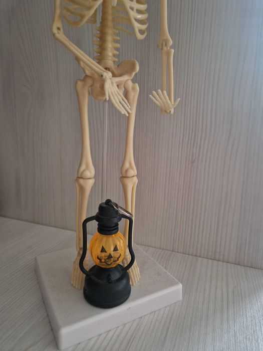 Статуэтка скелет