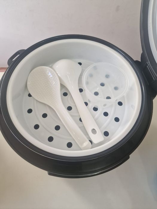 Мультиварка Redmond RMC-M211