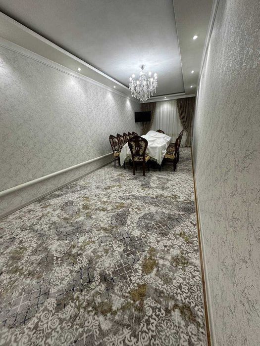 Габус за Irish pub, закрытый двор, со своей парковкой!