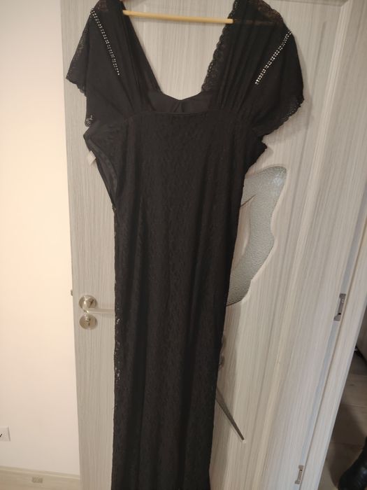 Vând rochii  de ocazie