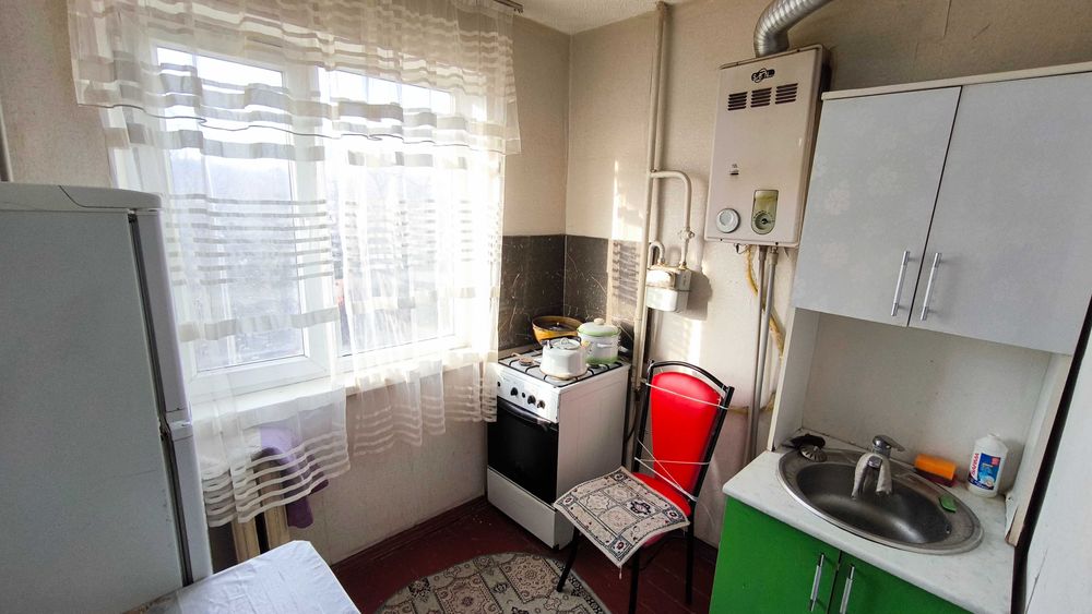 Продаётся 2-комнатная квартира 101-серии на АЙБЕРГЕНОВА - Этаж 3 из 5