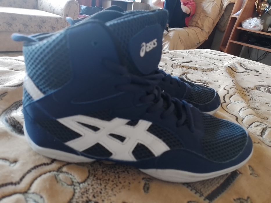 Продам борцовки,в отличном состоянии