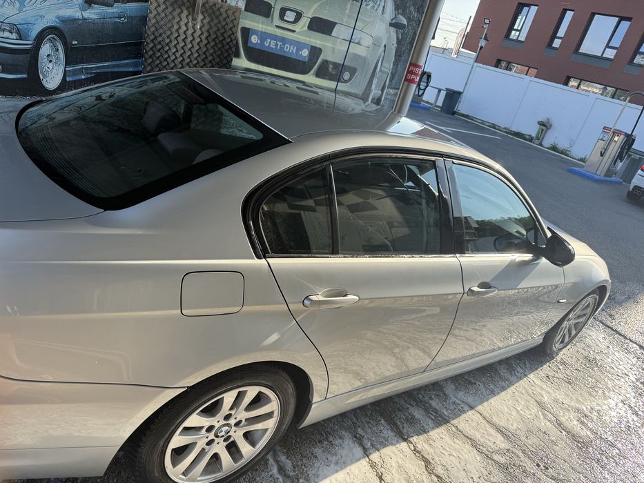 BMW Seria 3 2009 — imagine 3