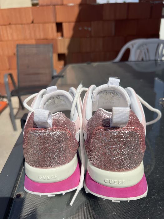 Сладки кецове Guess