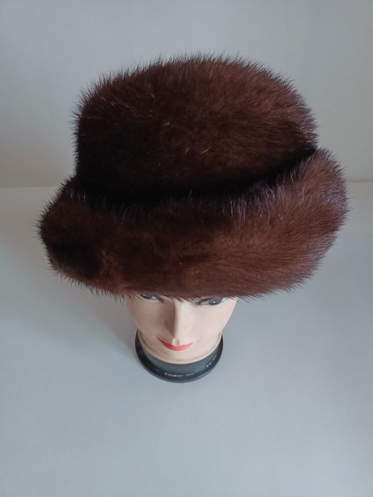 Продам шапку женскую