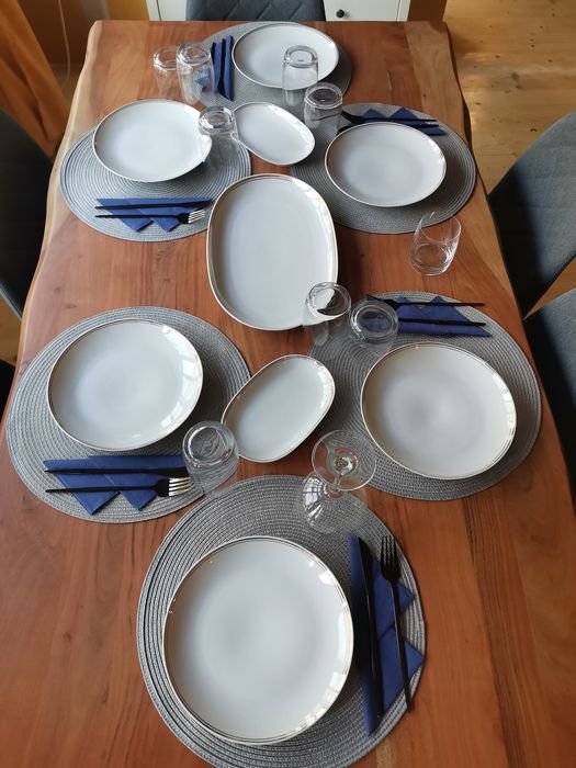 Български порцеланов сервиз