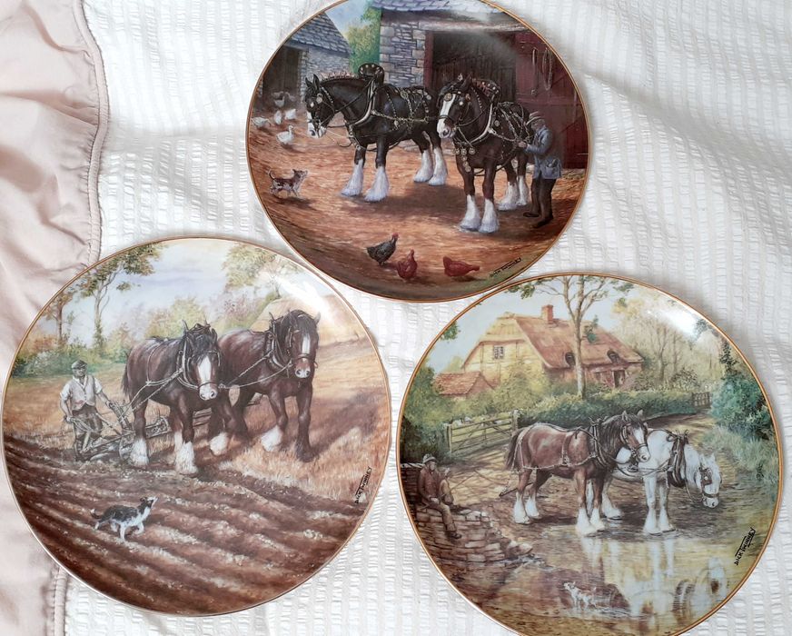 3 сувенирни порцеланови чинии