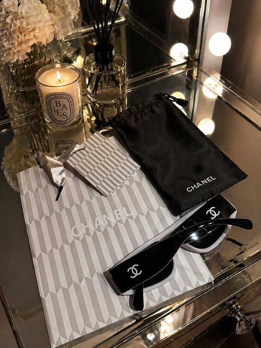 дамски черни очила с бяло на шанел като на цветелина янева chanel нови