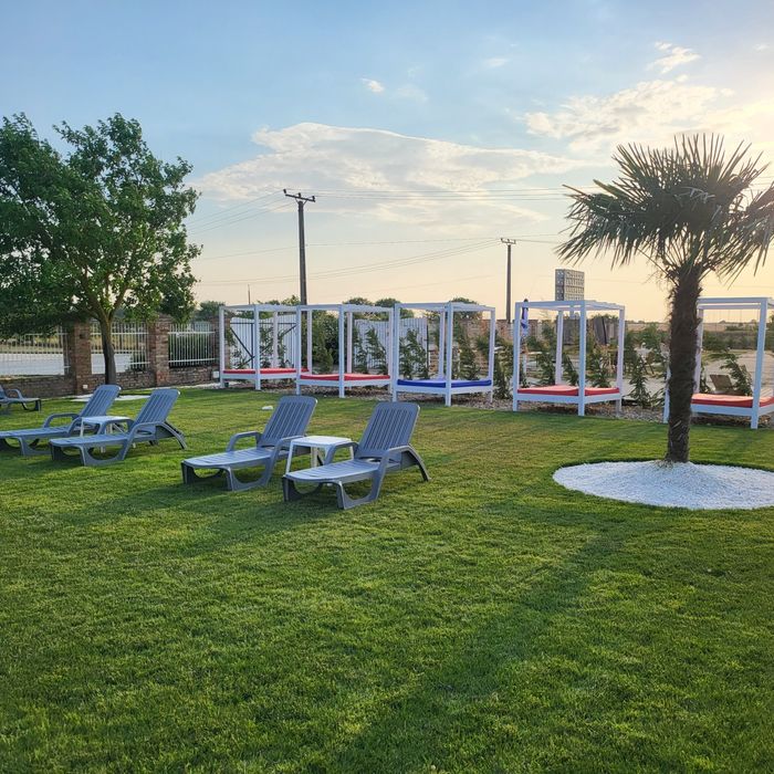 Proprietate  exclusivista  Teren cu amenajări de recreere și agrement