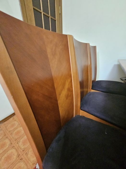 Деревянный стол и стулья комплект