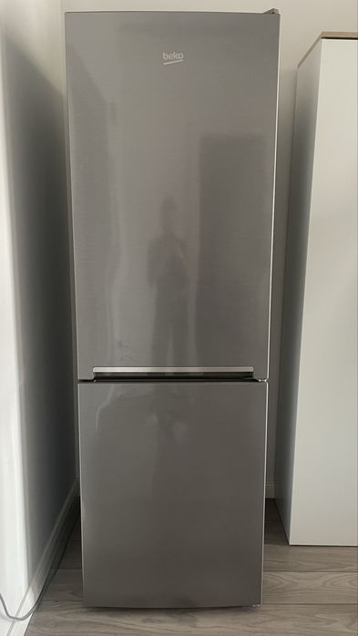 Frigider BEKO NeoFrost