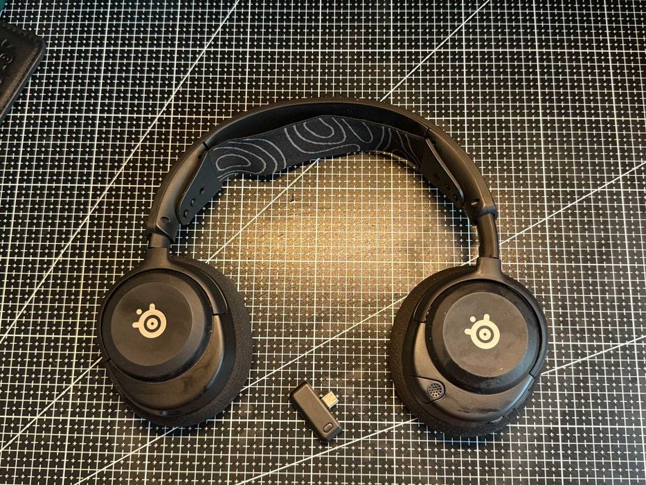 наушники SteelSeries Arctis Nova 5