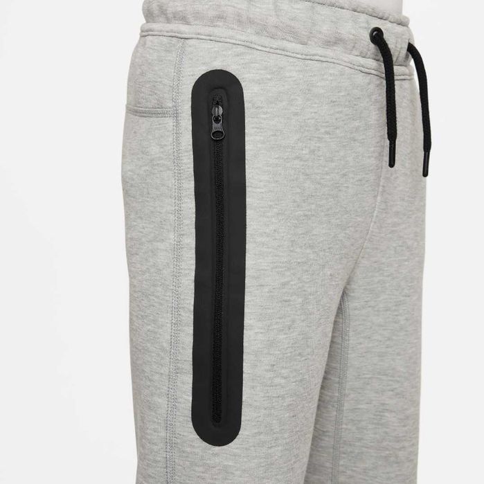 Оригинална долница Nike Tech Fleece сива или черна размери 158 и 170см
