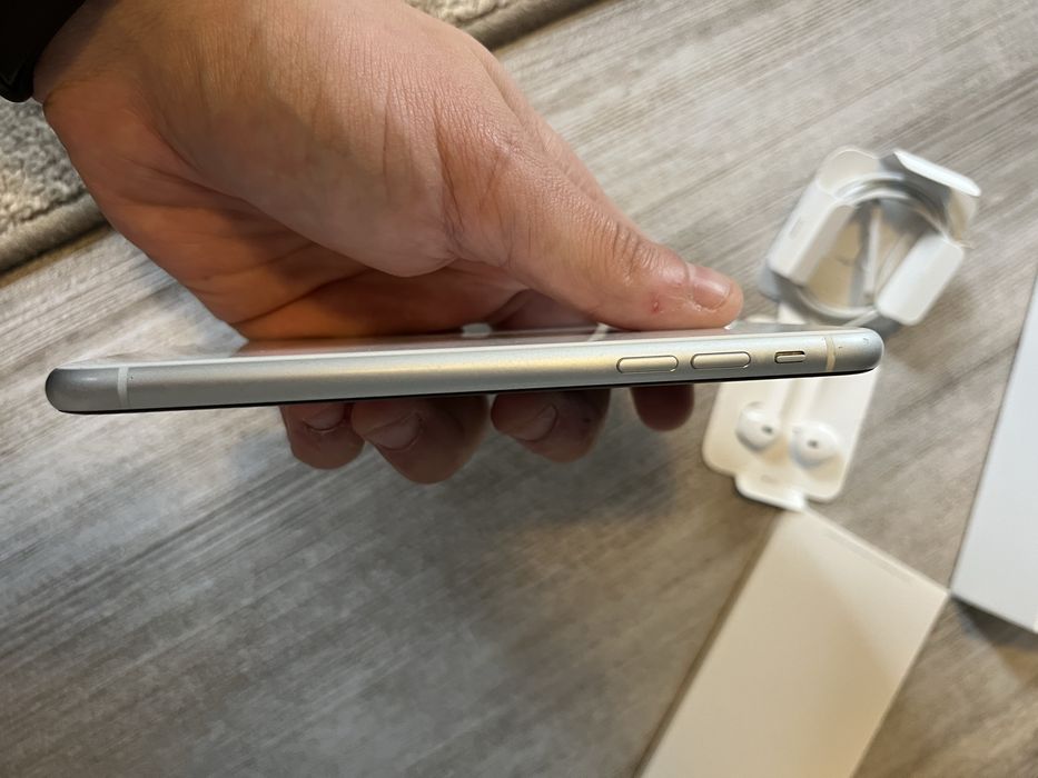 Iphone xR, white, 128GB