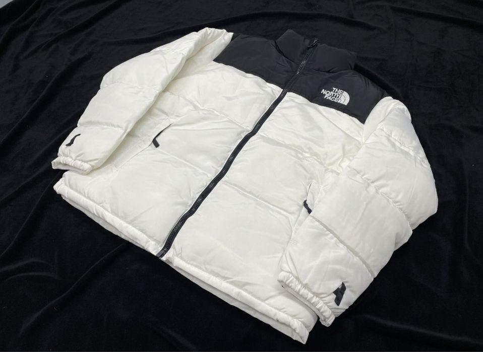 Geaca The North Face alba marimea XL fit L-XL