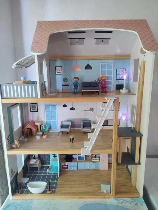 Дървена къща за кукли Лидл (Playtive) на 3 етажа с мебели и асансьор