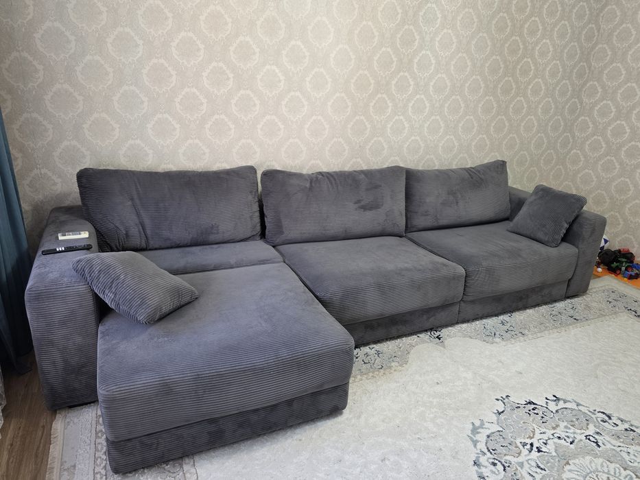 Продам диван для гостинной