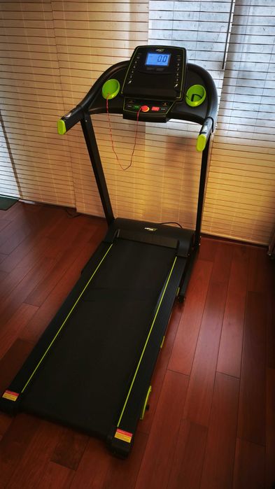 Bandă de alergare electrică DHS Fitness 1431