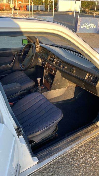 Продам Mercedes 190 w201 2.0 мкпп 5ст.