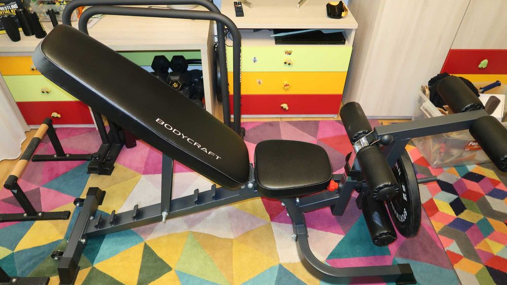 Banca  pt. abdomene, biceps, picioare impecabila BodyCraft profesional