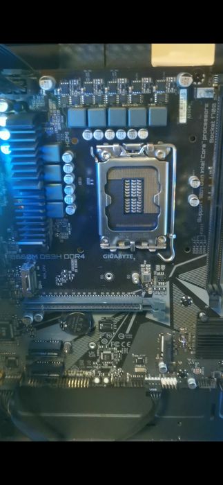 Kfa2 gt 1030 2gb  placă video , gen 12-13-14, B660M DDR4, sursă 600W, carcasă, 4 ventilatoare RGB

KFA2 GT 1030 2GB DDR5 ver