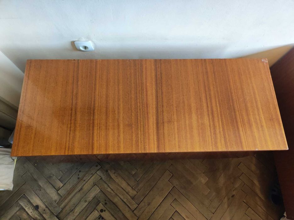 Стара ракла лакирана