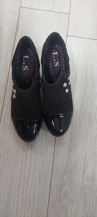 Велурени обувки на ток,номер 40