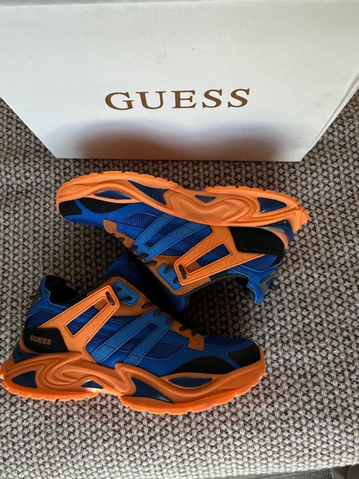 Обувки Guess.   .