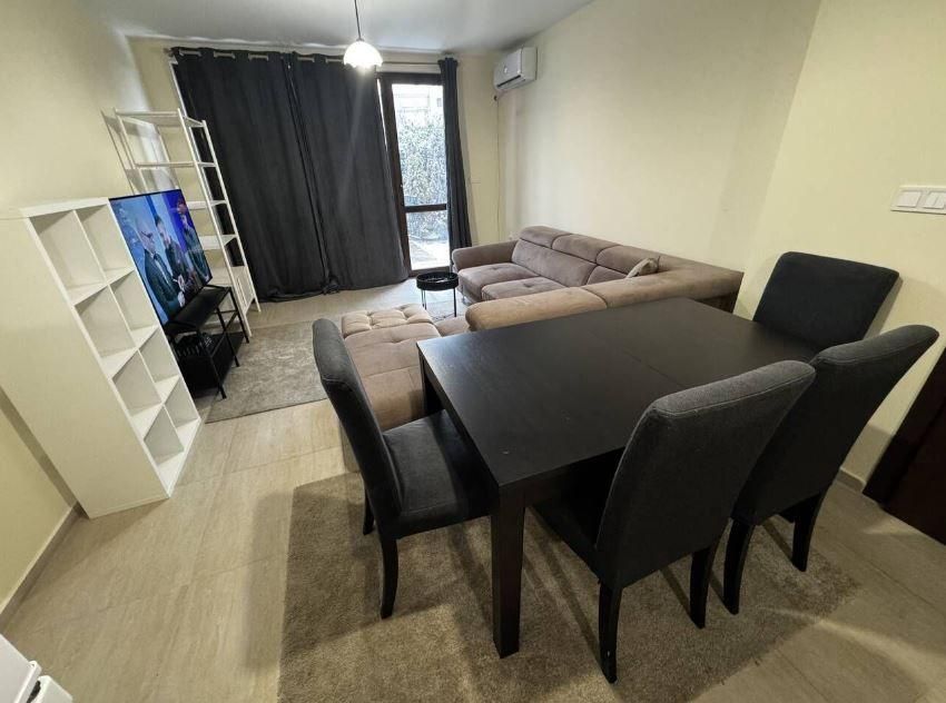 Тристаен апартамент, под наем, кв. Бриз