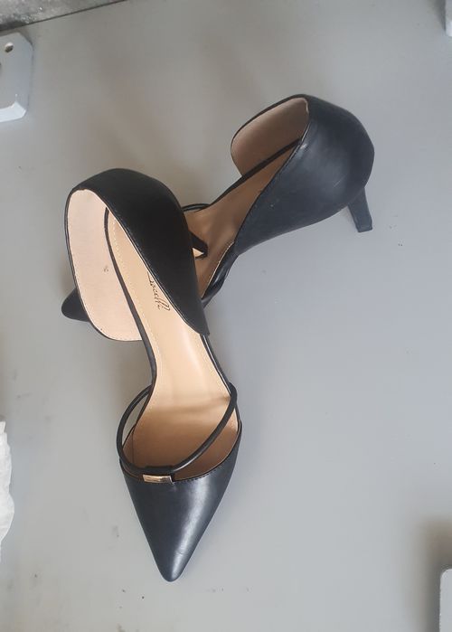 Дамски, черни, кожени обувки на ток