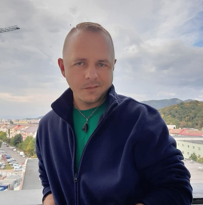 Primesc o femeie în gazdă pe termen lung în garsonieră