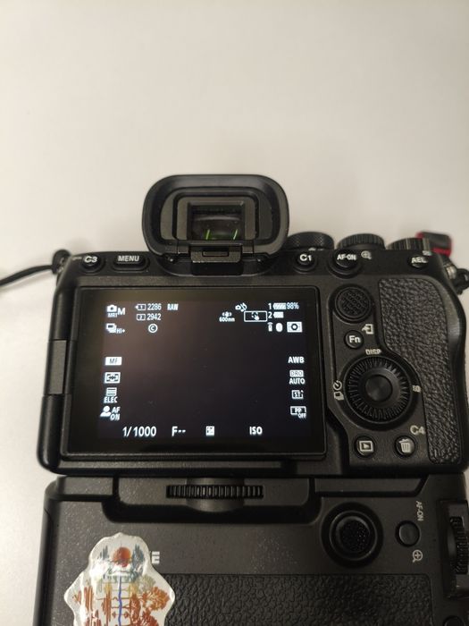 Sony Alpha A7M4 Body + Batterygrip