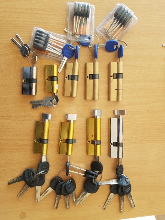 Accesorii usi metalice/termopan (feronerie-broasca-butuc-shield etc.)