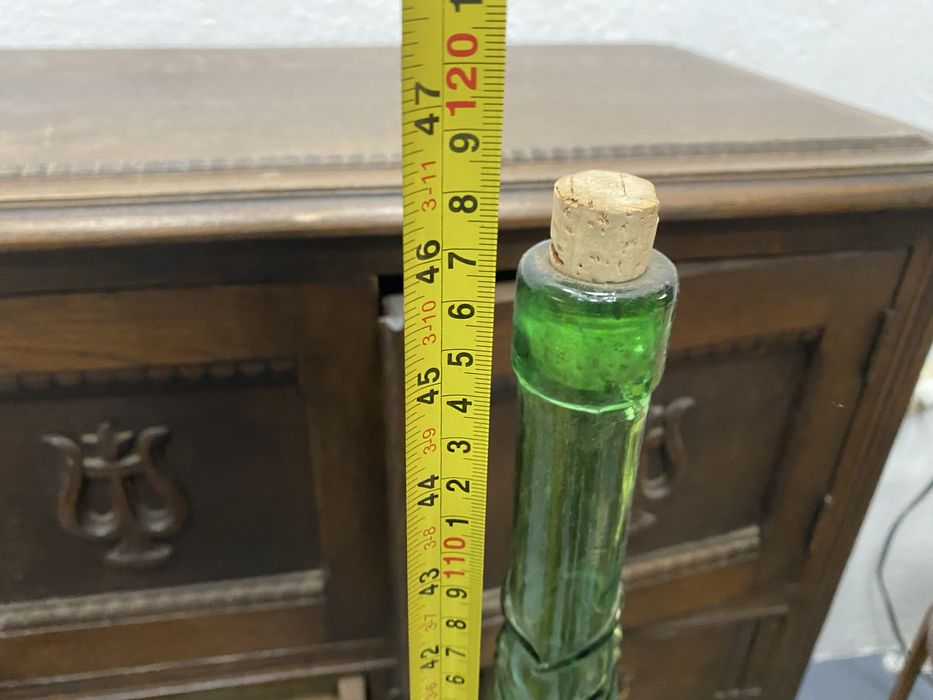 Висока зелена стъклена бутилка ръчно духано стъкло Европа 1950 1970