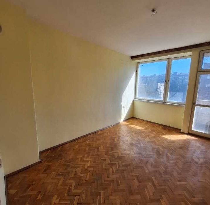 Продава се Двустаен апартамент в Стара Загора, Център - 64 кв.м за 957 €/кв.м - Снимка #1