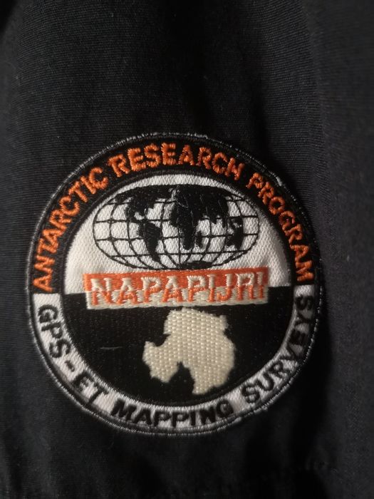 Яке Napapijri geographic