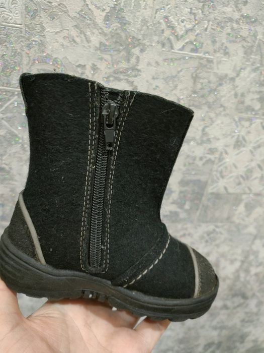 Продаю детские валенки