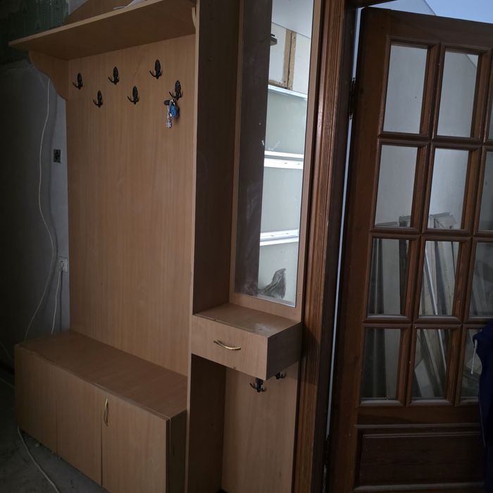 Отдам мебель в прихожую