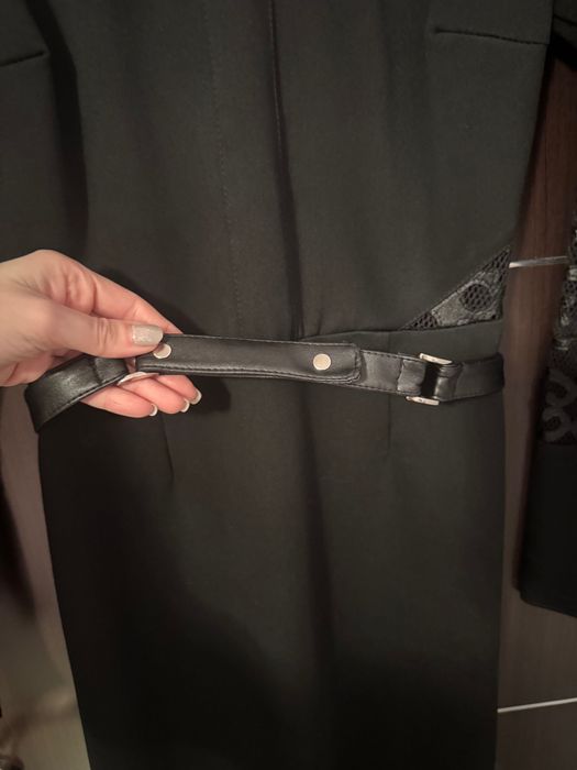 Елегантна дамска рокля в черно