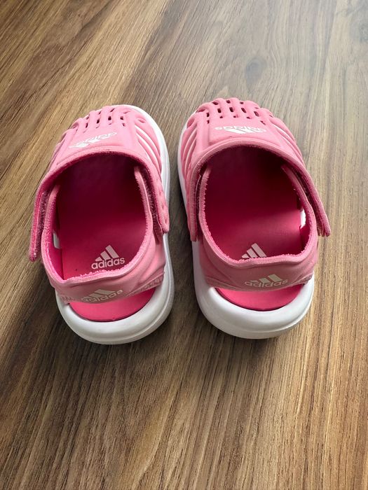 Детски сандали адидас за момиче