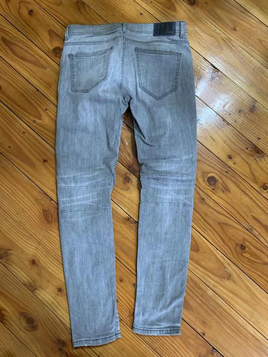 Vând blugi skinny gri