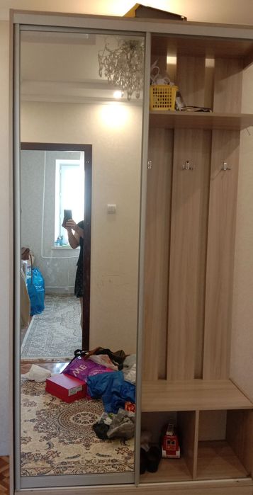 Прихожая с зеркалом