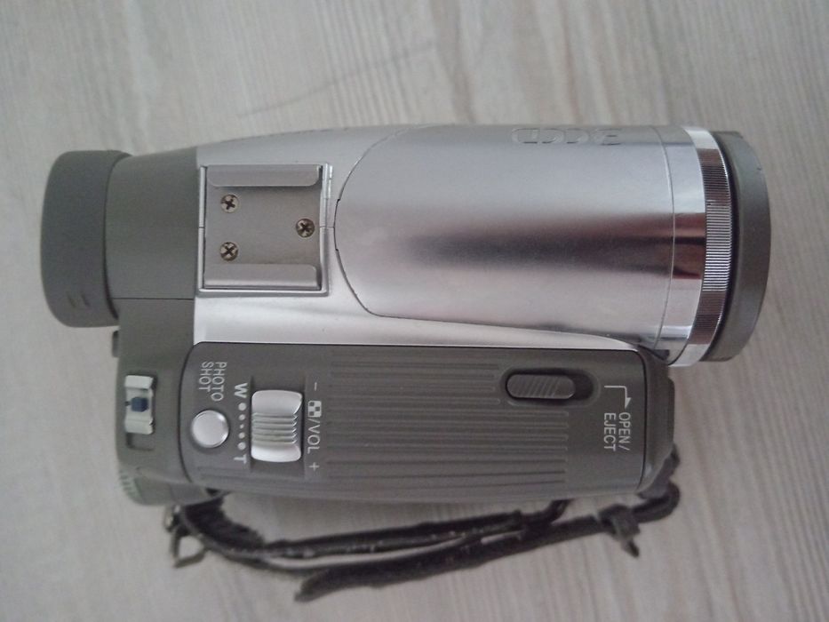 Видеокамера Panasonic NV-GS75