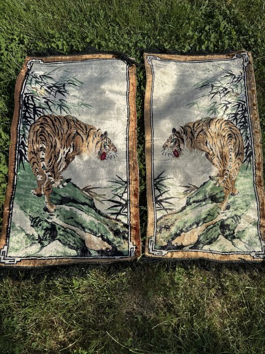 Vand carpete doua bucati