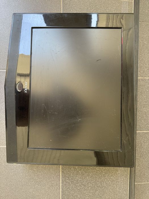 Телевизоры диагональ 65и 92 с криплениями на стену