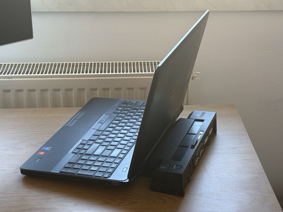 Laptop Dell Latitude E5540 I5 gen 4 8GB ram