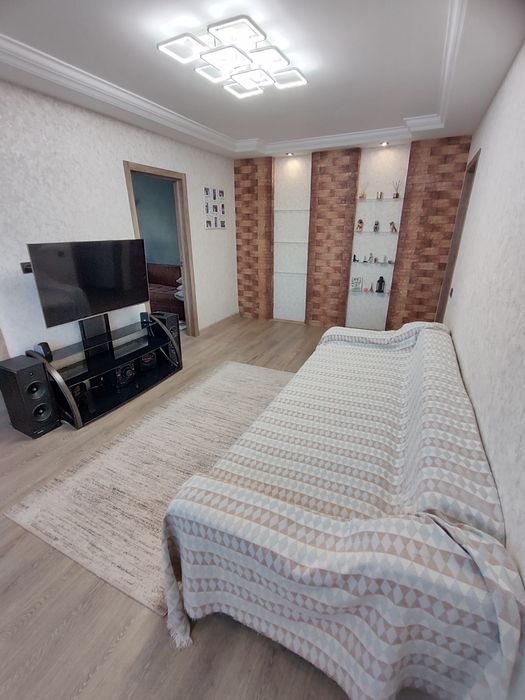 Продается 4-комн (9-12, 5 этаж) с мебелью